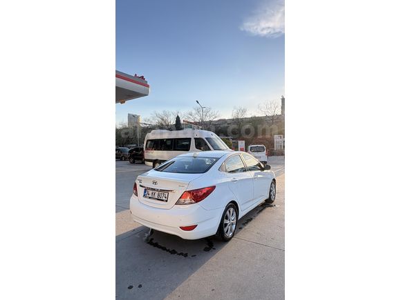 Sahibinden Hyundai Accent Blue 1.6 CRDI Prime 2014 Model