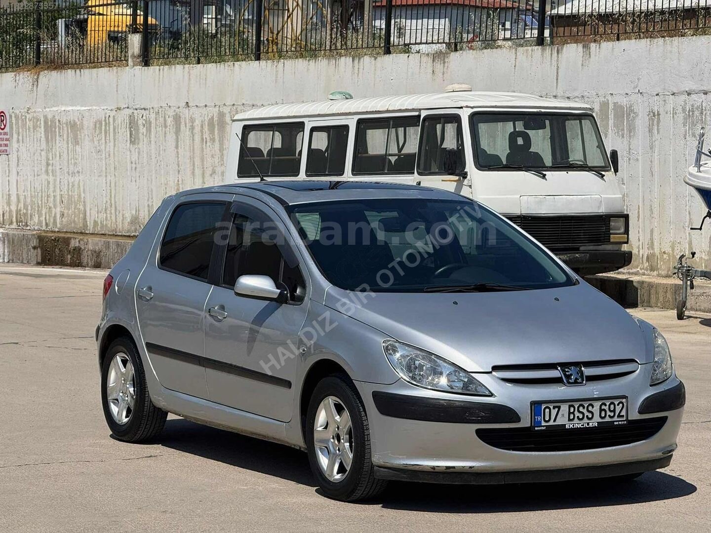 Galeriden Peugeot 307 1.6 XT 2003 Model Antalya 246.000 km Gri 3