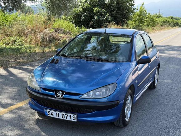 SBS GARAGE'DEN 2004 PEJO 206 1.4 LPGLİ KLİMA BUZ