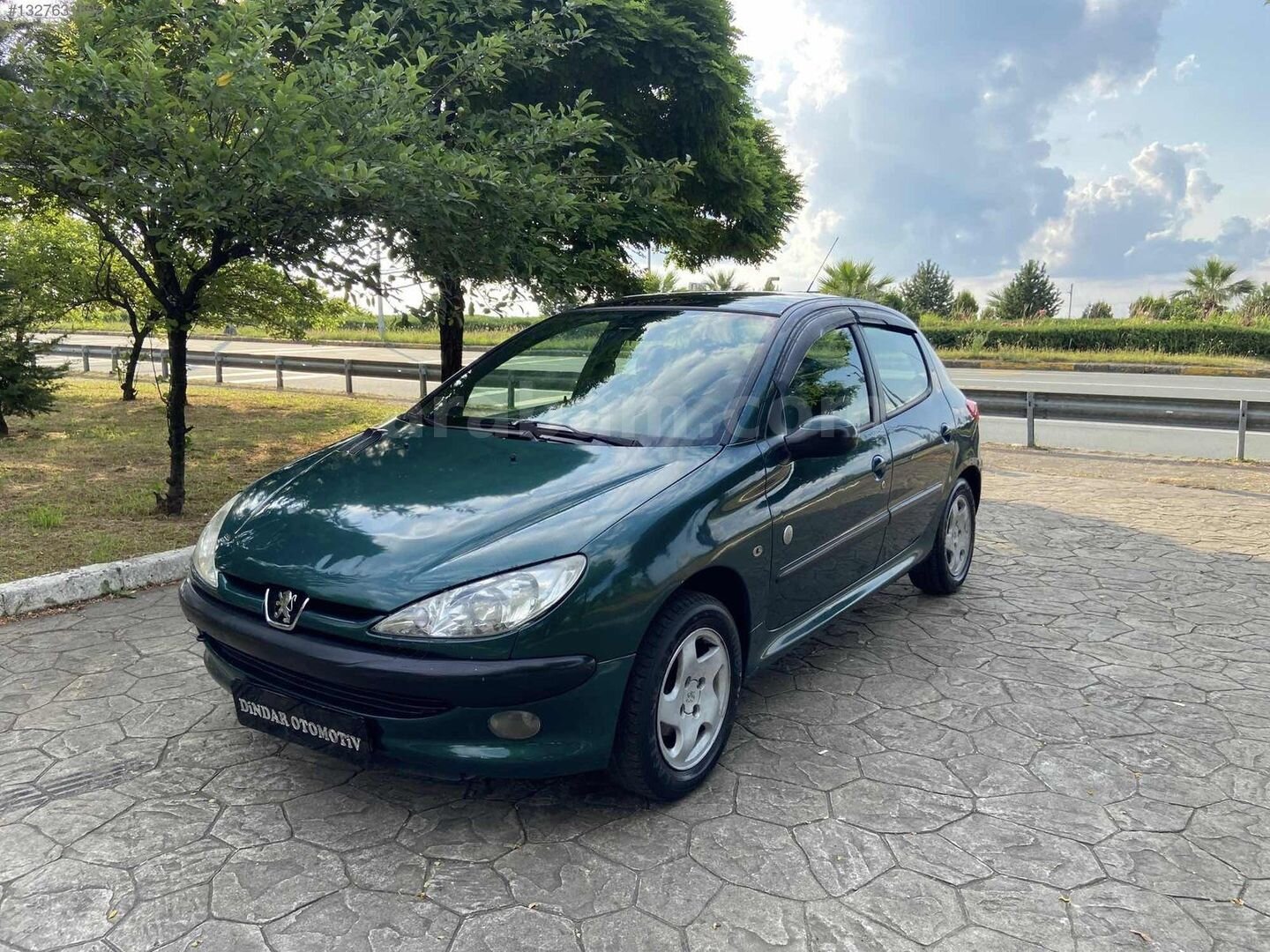Galeriden Peugeot 206 1.4 Panoramic 2000 Model Artvin 290.000 km Yeşil 3