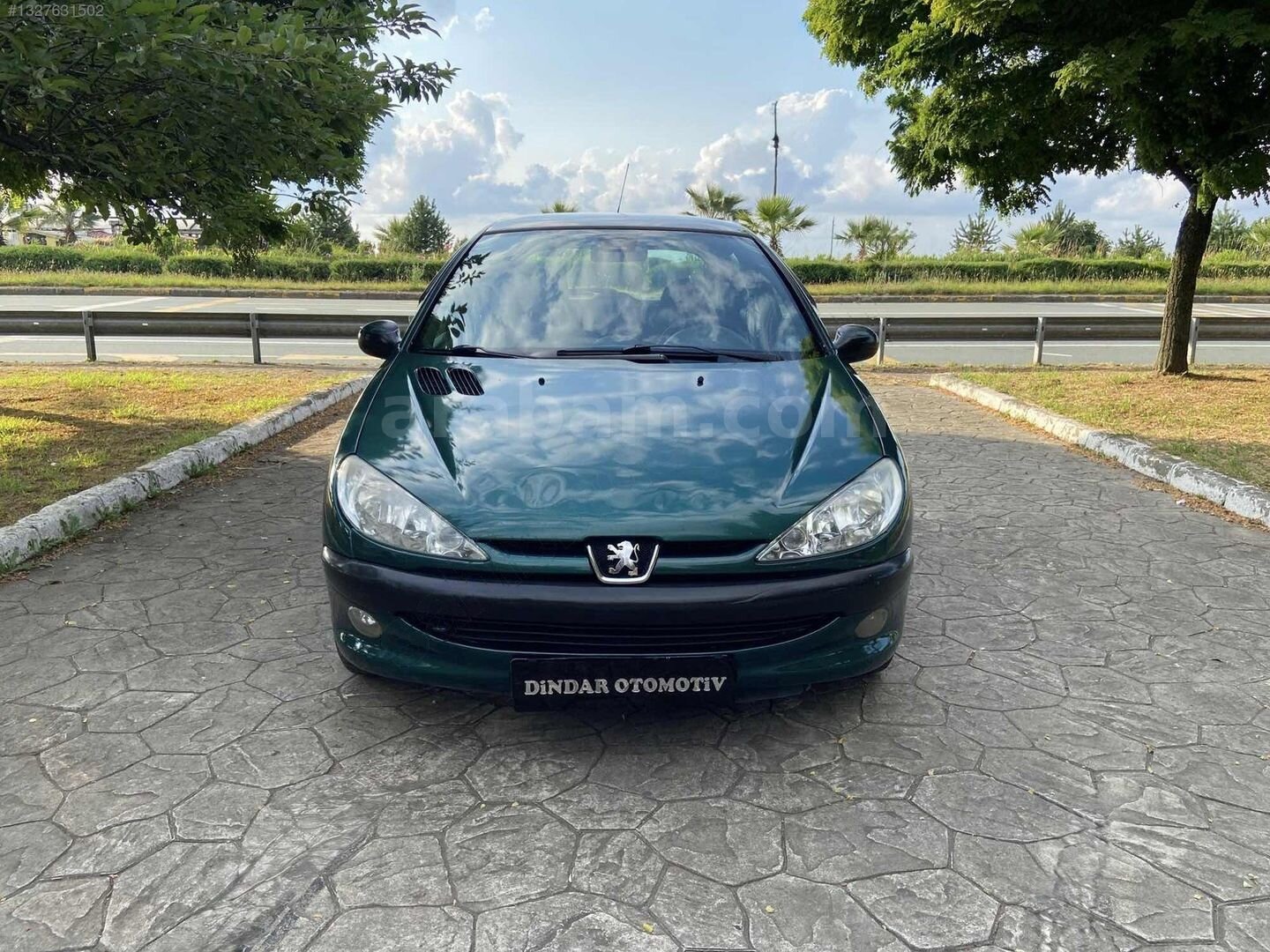 Galeriden Peugeot 206 1.4 Panoramic 2000 Model Artvin 290.000 km Yeşil 2