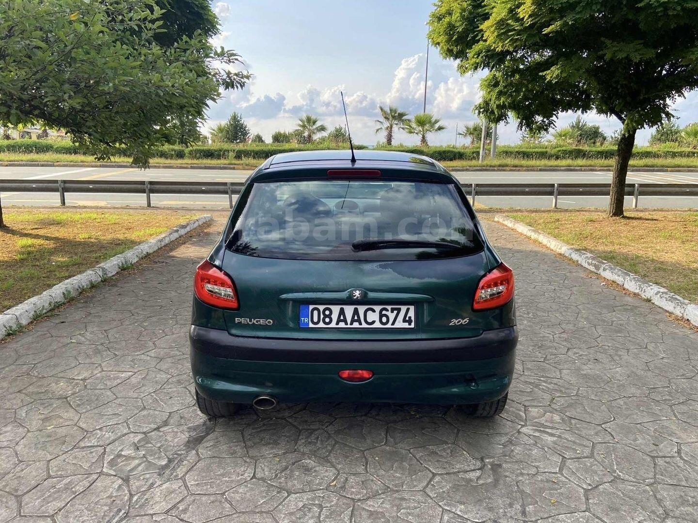 Galeriden Peugeot 206 1.4 Panoramic 2000 Model Artvin 290.000 km Yeşil 5