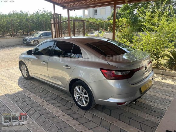 Megane Sedan 1.5 BluedCi Touch EDC KM 122 BİNDE