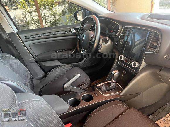 Megane Sedan 1.5 BluedCi Touch EDC KM 122 BİNDE