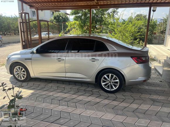Megane Sedan 1.5 BluedCi Touch EDC KM 122 BİNDE