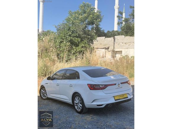 ALYA CARS'TAN 2019 MODEL RENAULT MEGANE