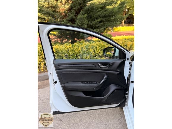 KURTARIR AUTO'DAN CAM GİBİ BAKIMLI 2020 1.5 DCI TOUCH MEGAN 4