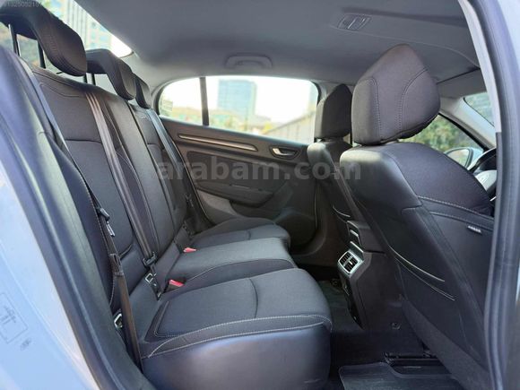 İLK ELDEN TERTEMİZ ORJİNAL HATASIZ BOYASIZ MEGANE TOUCH