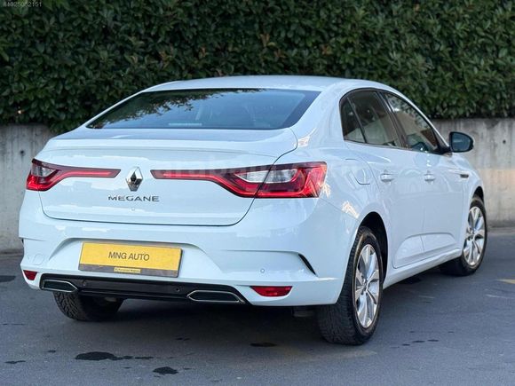 İLK ELDEN TERTEMİZ ORJİNAL HATASIZ BOYASIZ MEGANE TOUCH
