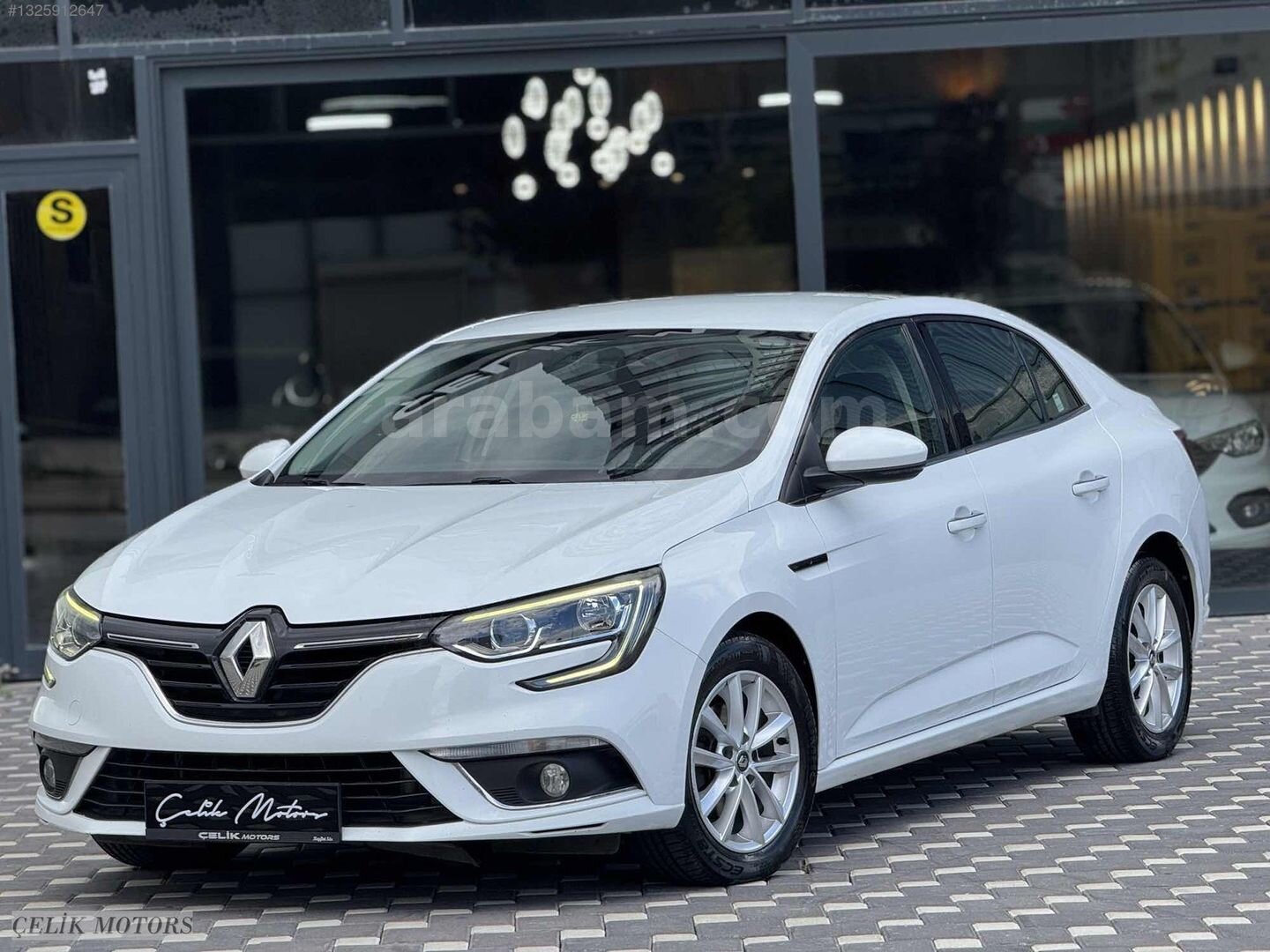 Galeriden Renault Megane 1.5 Blue DCI Touch 2020 Model Ankara 140.000 km Beyaz 3