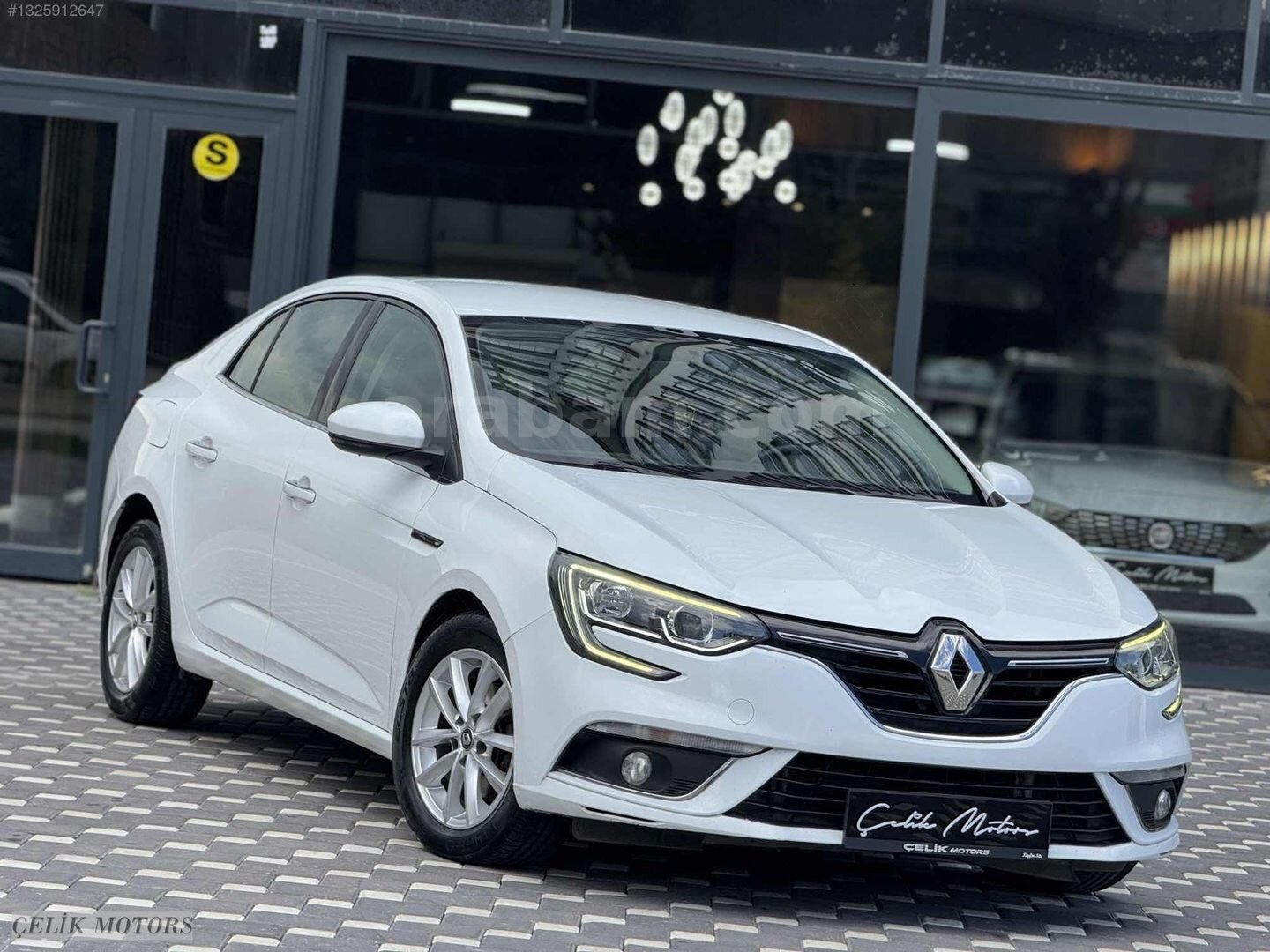 Galeriden Renault Megane 1.5 Blue DCI Touch 2020 Model Ankara 140.000 km Beyaz 1