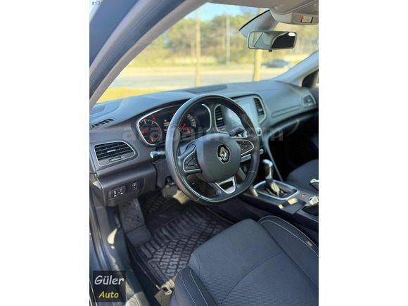 2022 MODEL DİZEL OTOMATİK TOUCH 86 BİN KM DE MEGANE
