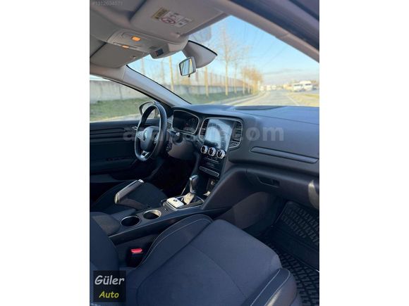 2022 MODEL DİZEL OTOMATİK TOUCH 86 BİN KM DE MEGANE