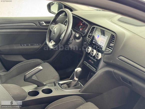 ŞEKERCİOĞLU AUTO"DAN 2022 MEGANE TOUCH 1.5DCİ ORJ KM