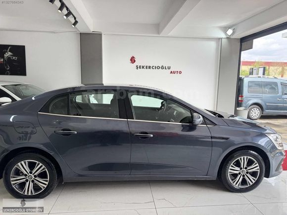 ŞEKERCİOĞLU AUTO"DAN 2022 MEGANE TOUCH 1.5DCİ ORJ KM