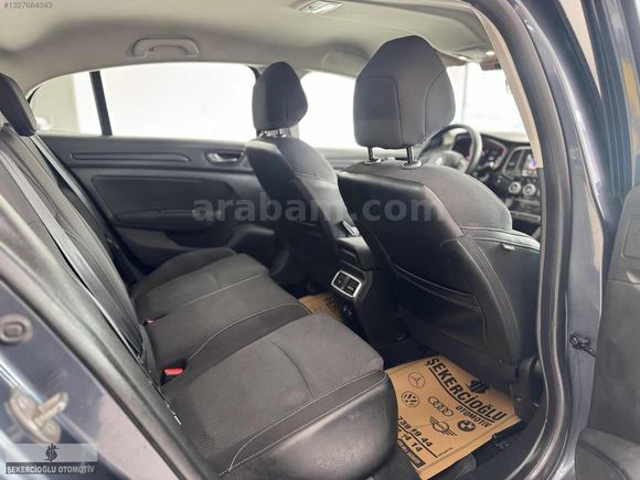 ŞEKERCİOĞLU AUTO"DAN 2022 MEGANE TOUCH 1.5DCİ ORJ KM