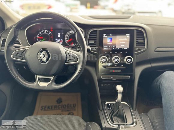 ŞEKERCİOĞLU AUTO"DAN 2022 MEGANE TOUCH 1.5DCİ ORJ KM