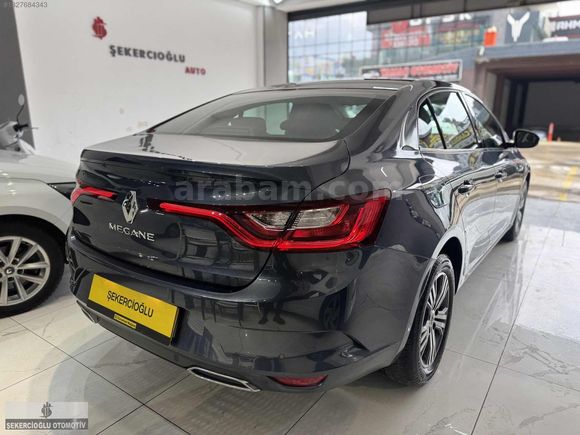 ŞEKERCİOĞLU AUTO"DAN 2022 MEGANE TOUCH 1.5DCİ ORJ KM