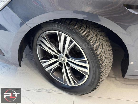 POLAT'TAN 2022 MODEL RENAULT MEGANE TOUCH SENETLİ VE KREDİLİ SAT