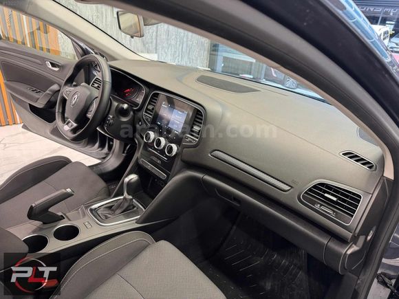 POLAT'TAN 2022 MODEL RENAULT MEGANE TOUCH SENETLİ VE KREDİLİ SAT