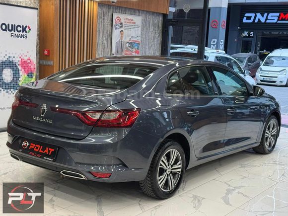 POLAT'TAN 2022 MODEL RENAULT MEGANE TOUCH SENETLİ VE KREDİLİ SAT