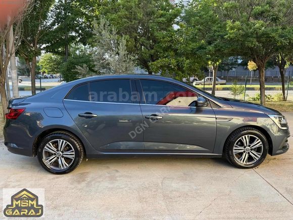 2022 MEGANE TOUCH HATASIZ SIFIR AYARINDA CAR PLAY