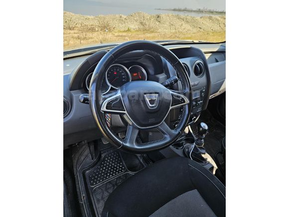 Sahibinden Dacia Duster 1.5 dCi Laureate 2017 Model  225.000 km Mavi