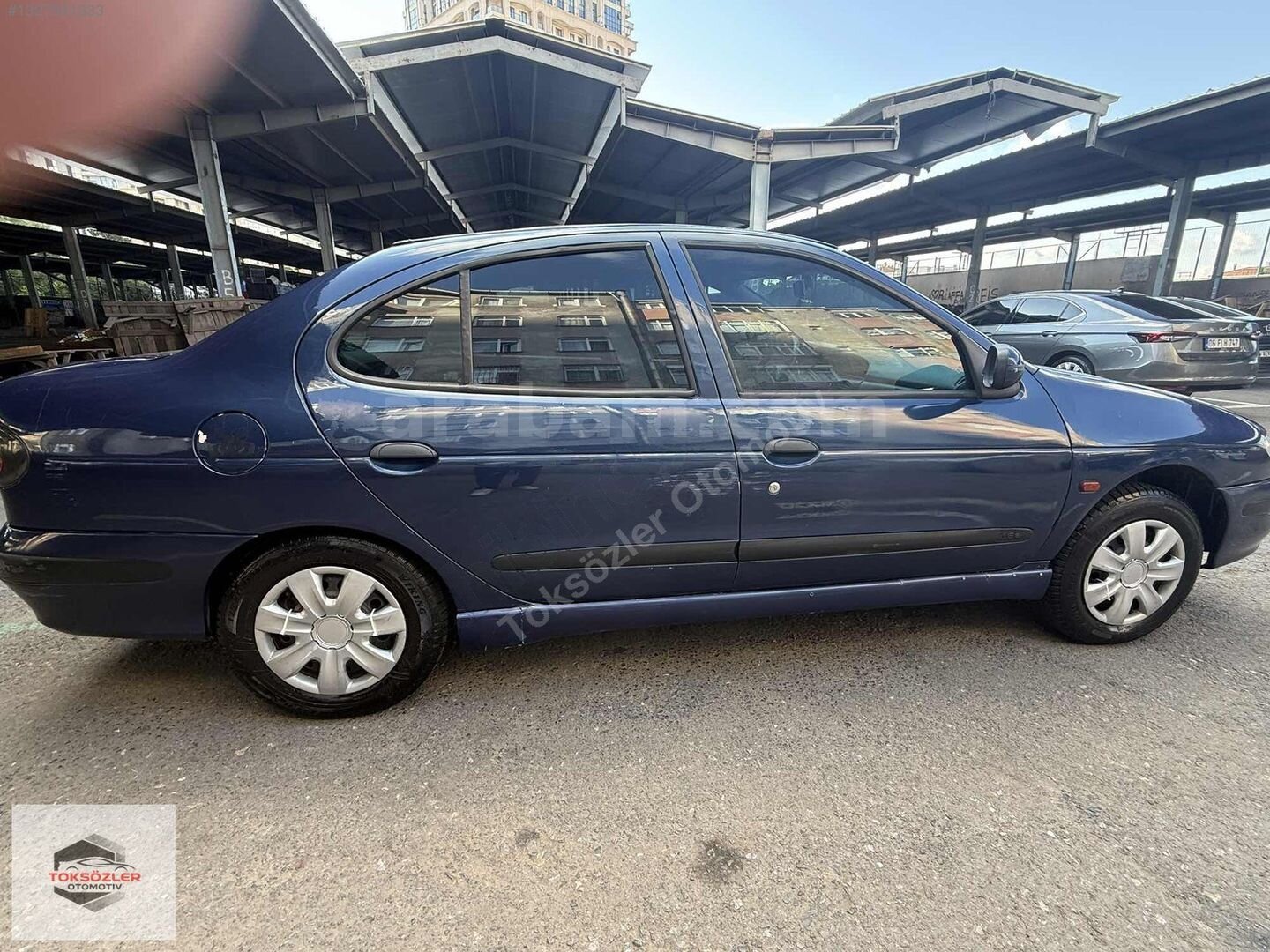 Galeriden Renault Megane 1.6 RTE 1998 Model İstanbul 307.000 km Lacivert 5