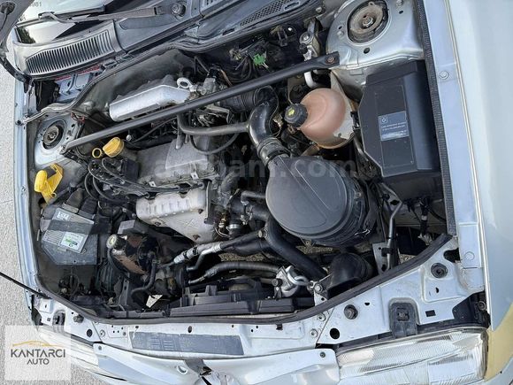 1.6 MEGANE KLİMALI AKFİF BUZZ KASA KONDİSYON OK GİBİ !