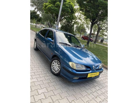 KLİMALI 1.6 LPGLİ CAM GİBİ MEGAN