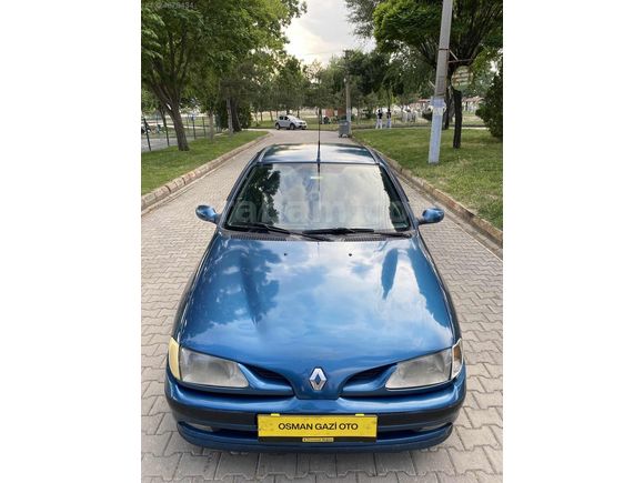 KLİMALI 1.6 LPGLİ CAM GİBİ MEGAN