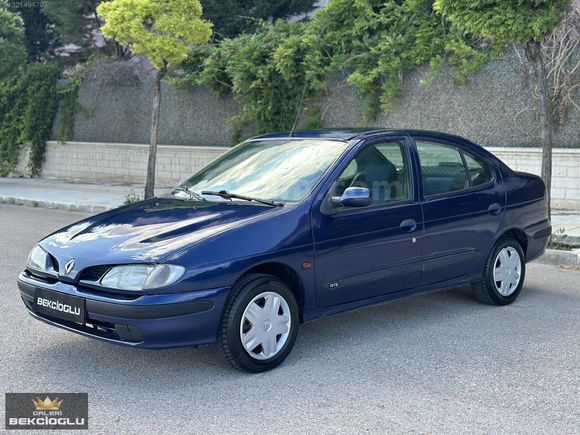 98 Megan 1.6 Klima'lı