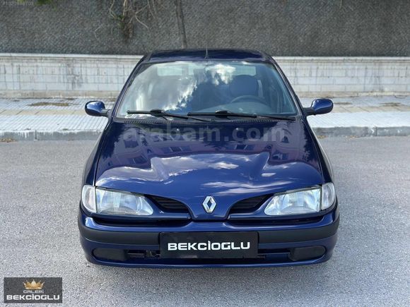 98 Megan 1.6 Klima'lı