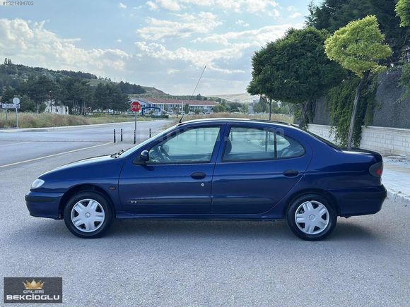 98 Megan 1.6 Klima'lı