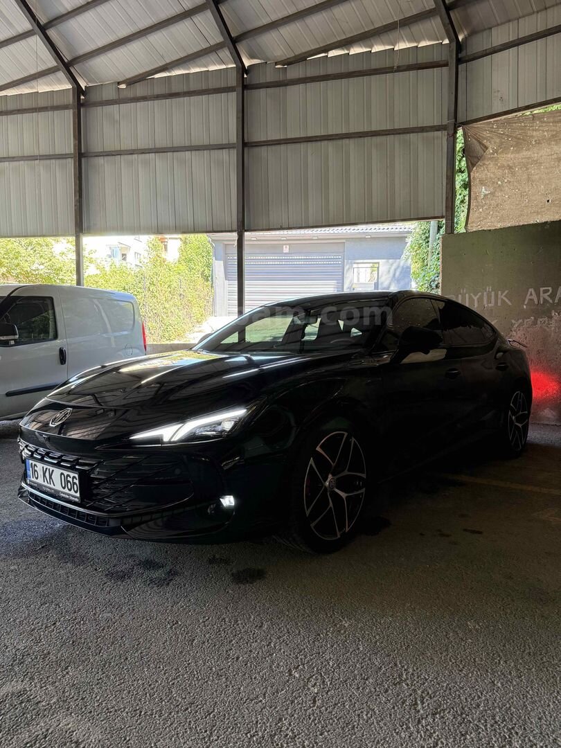 Sahibinden MG MG7 1.5 Excellence Red Edition 2025 Model Bursa 6.001 km Siyah 4