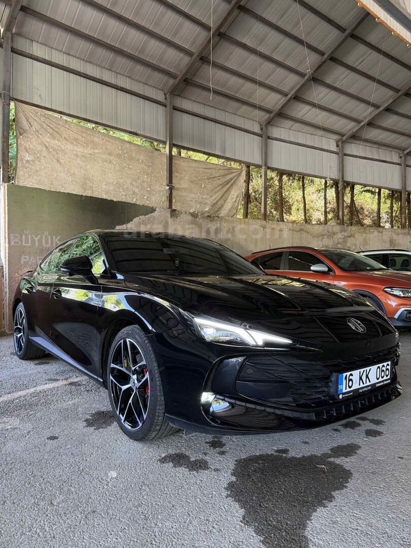 Sahibinden MG MG7 1.5 Excellence Red Edition 2025 Model Bursa 6.001 km Siyah 2