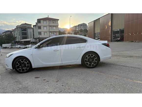  Opel Insignia 1.6 T Cosmo 2010 Model 