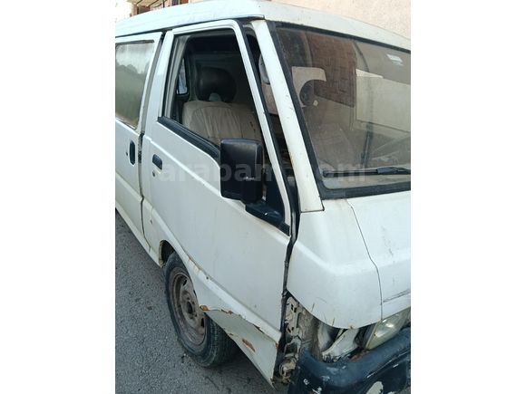 hasarlı Mitsubishi L 300