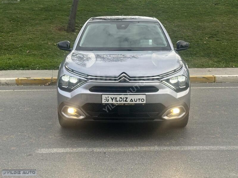 Galeriden Citroen C4 X 1.2 PureTech Shine 2023 Model İstanbul 90.000 km Gri