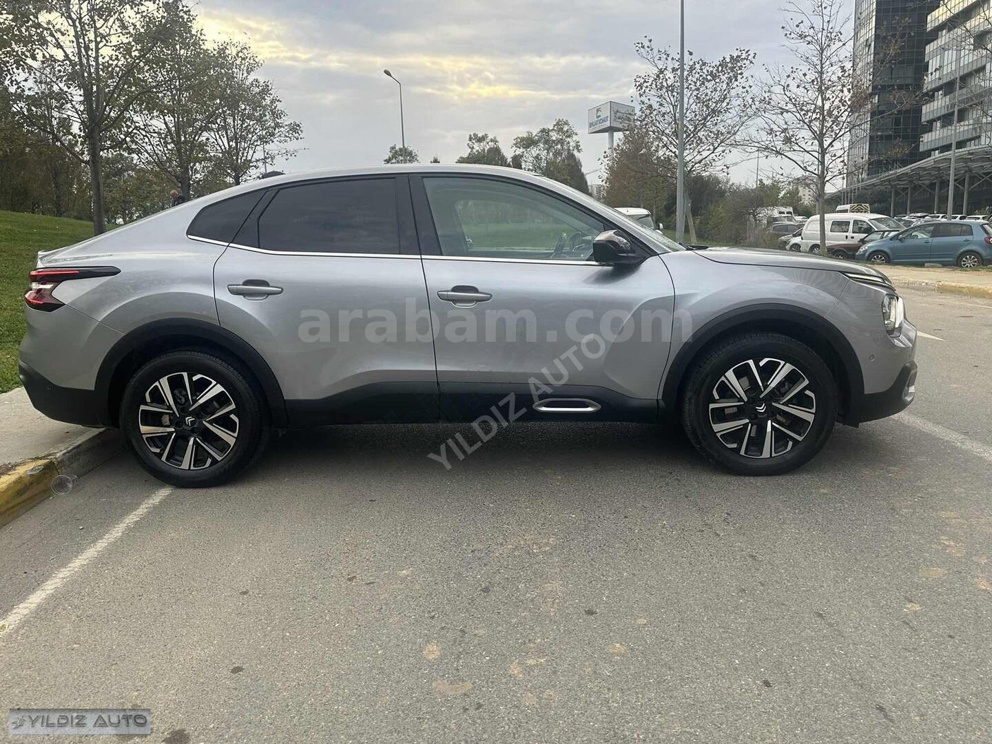 Galeriden Citroen C4 X 1.2 PureTech Shine 2023 Model İstanbul 90.000 km Gri 6