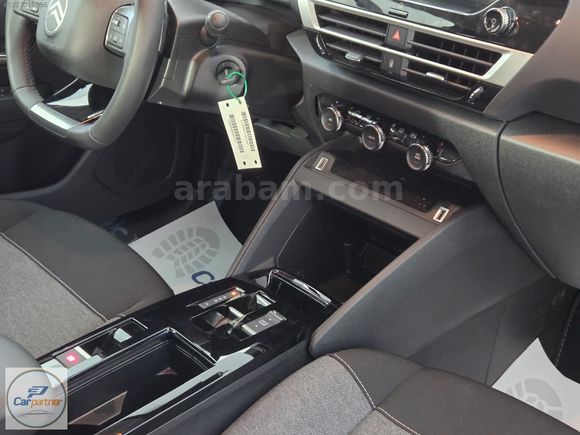 "CARPARTNER" 2025 MODEL C4X 1.2 PURETECH YOU 130 HP