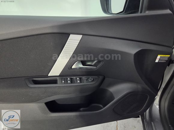 "CARPARTNER" 2025 MODEL C4X 1.2 PURETECH YOU 130 HP