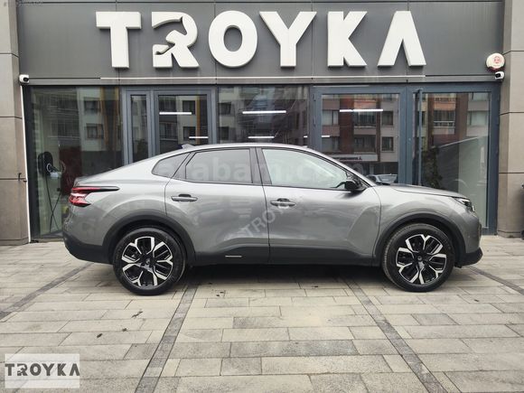TROYKA'DAN 2025 CİTROEN C4X 1.2 PURETECH MAX K.KARTINA 12 TAKSİT