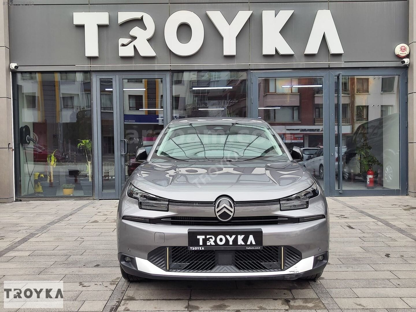 Galeriden Citroen C4 X 1.2 PureTech Max 2025 Model Ankara 27.000 km Gri 2