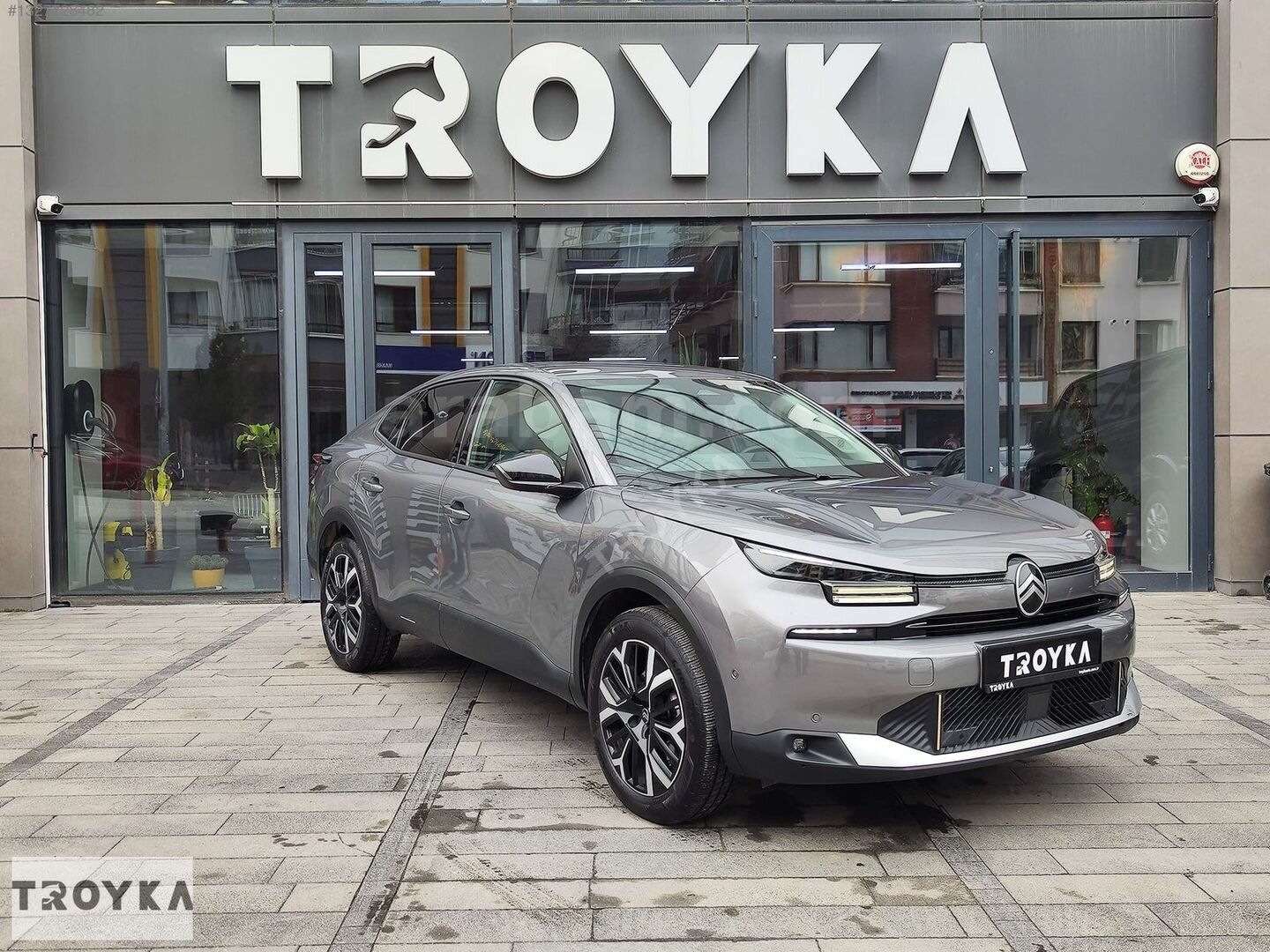 Galeriden Citroen C4 X 1.2 PureTech Max 2025 Model Ankara 27.000 km Gri 3