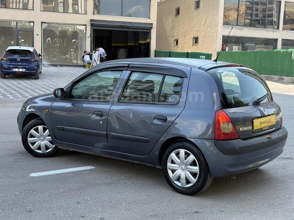 BAHAR AUTO'DAN 2006 MODEL EMSALSİZ TEMİZLİKTE CLİO HB