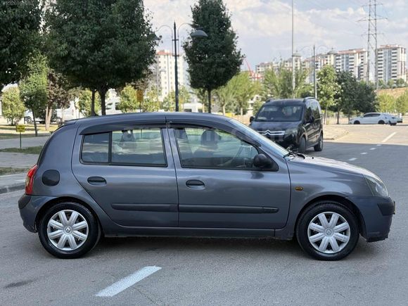 BAHAR AUTO'DAN 2006 MODEL EMSALSİZ TEMİZLİKTE CLİO HB