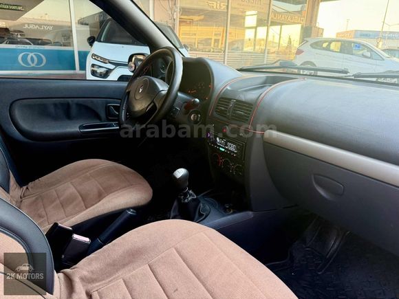 Renault Clio 1.2 Benzin 16 Valf -Kredi Kartina Taksit-