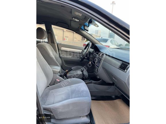 BEY CLASS'DAN CHEVROLET LACETTİ 1.6 SX 208 BİN'DE DEGİŞENSİZ