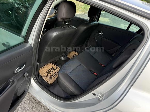 CLIO/94BİN KM/OTOMATİK VİTES/DEĞİŞENSİZ/HASAR KAYITSIZ